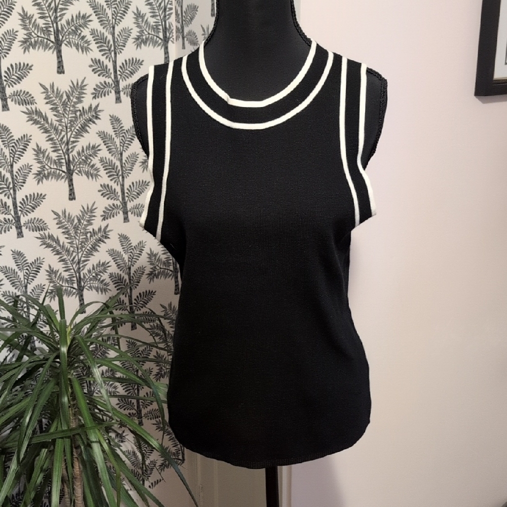 NWT! Cable And Gauge Black and White Sleeveless Top